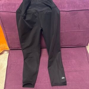 Alo airlift capris black leggings